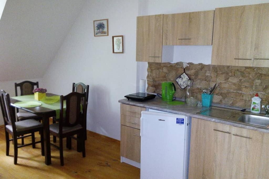 Zamecek Zdiky - Moderni Velky Apartman Bujanov Exteriör bild