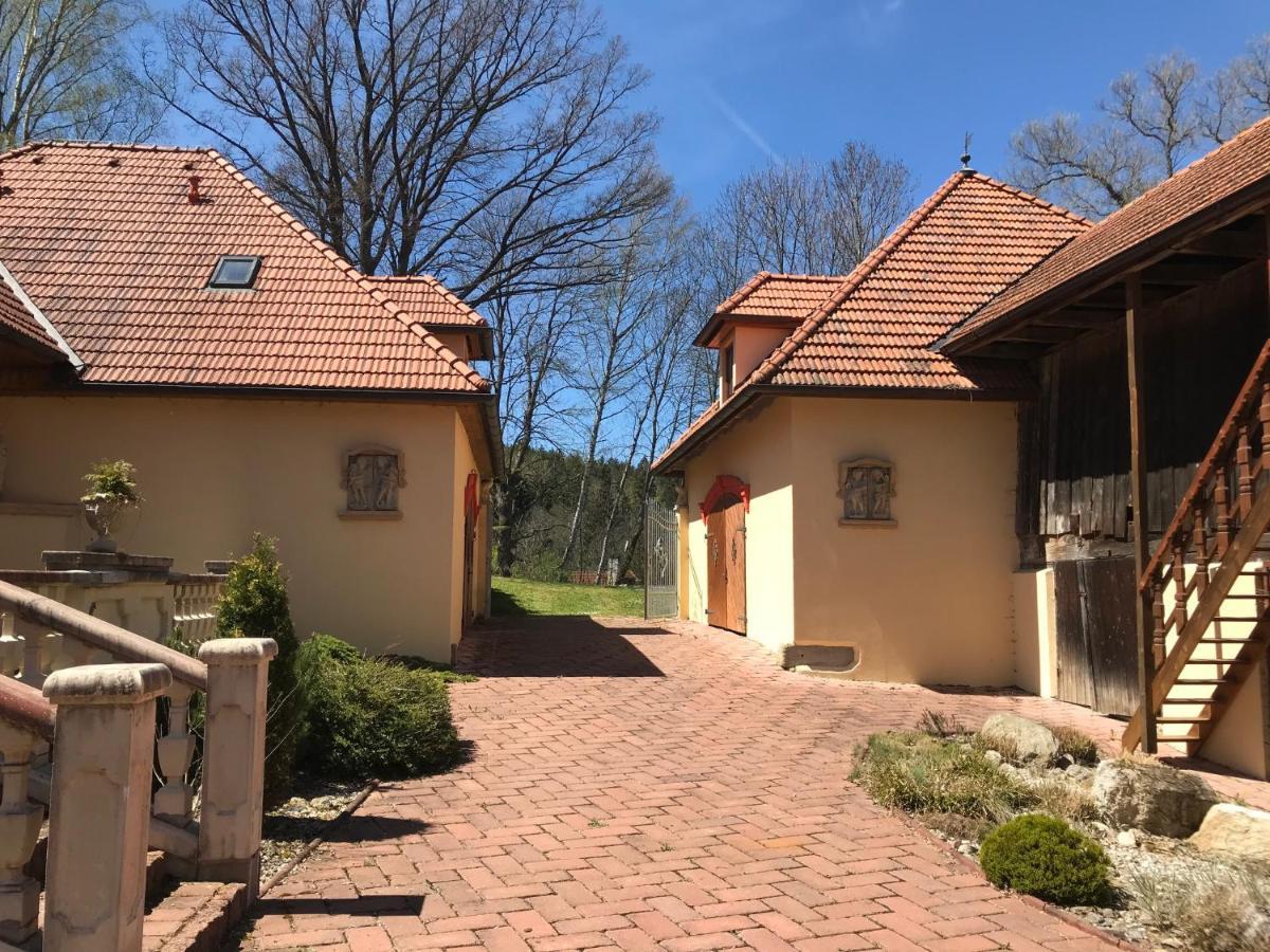 Zamecek Zdiky - Moderni Velky Apartman Bujanov Exteriör bild